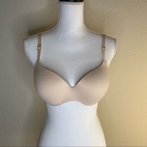 NWOT 38B ❤️ Victoria’s Secret Incredible Bra